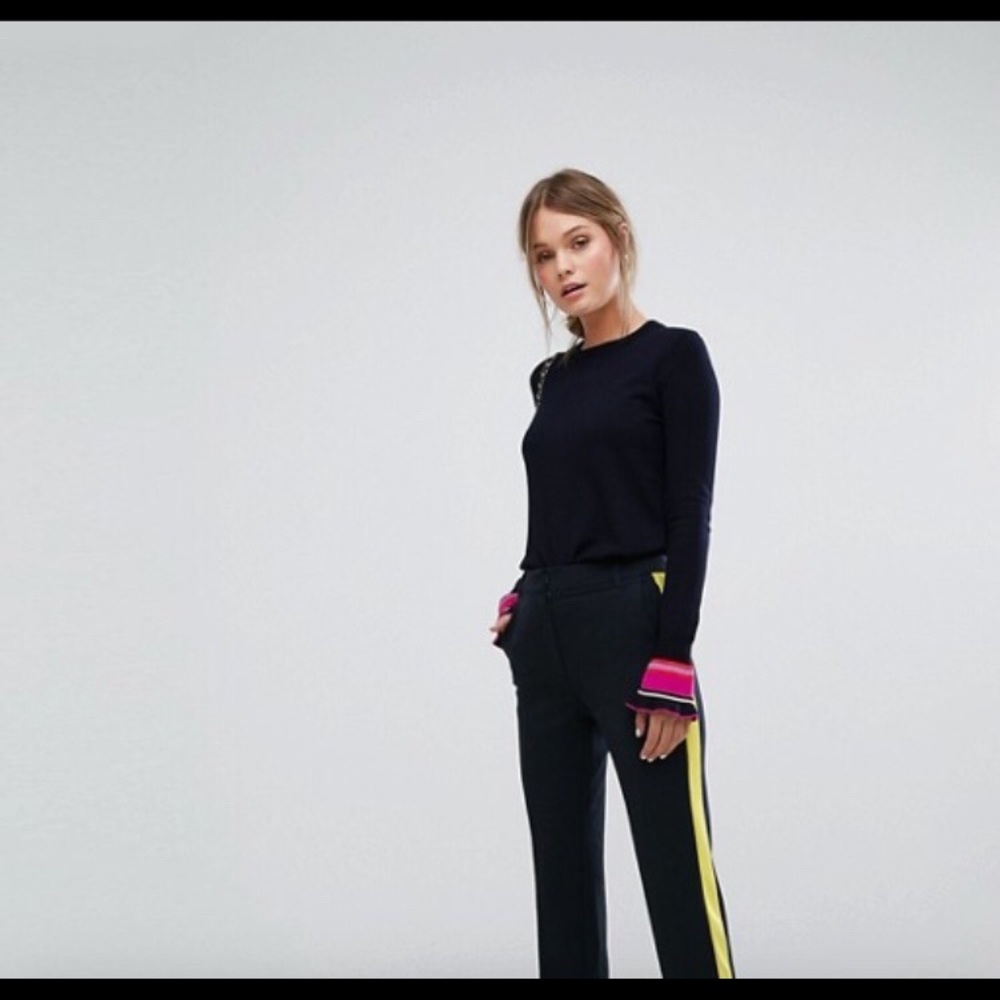 Black sweater pretty sleeve detail